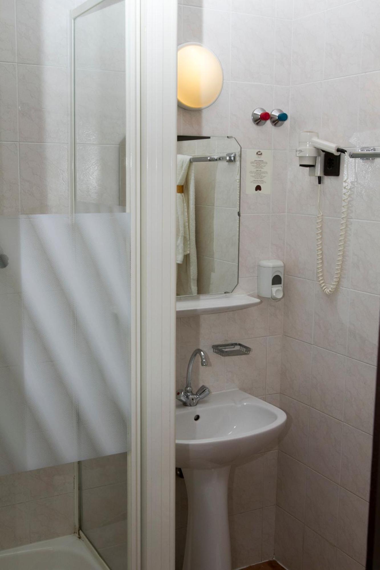 Hotel Molnar Budapest Bagian luar foto