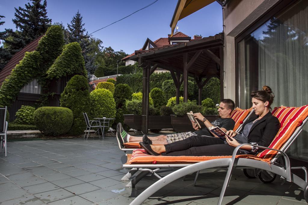 Hotel Molnar Budapest Bagian luar foto