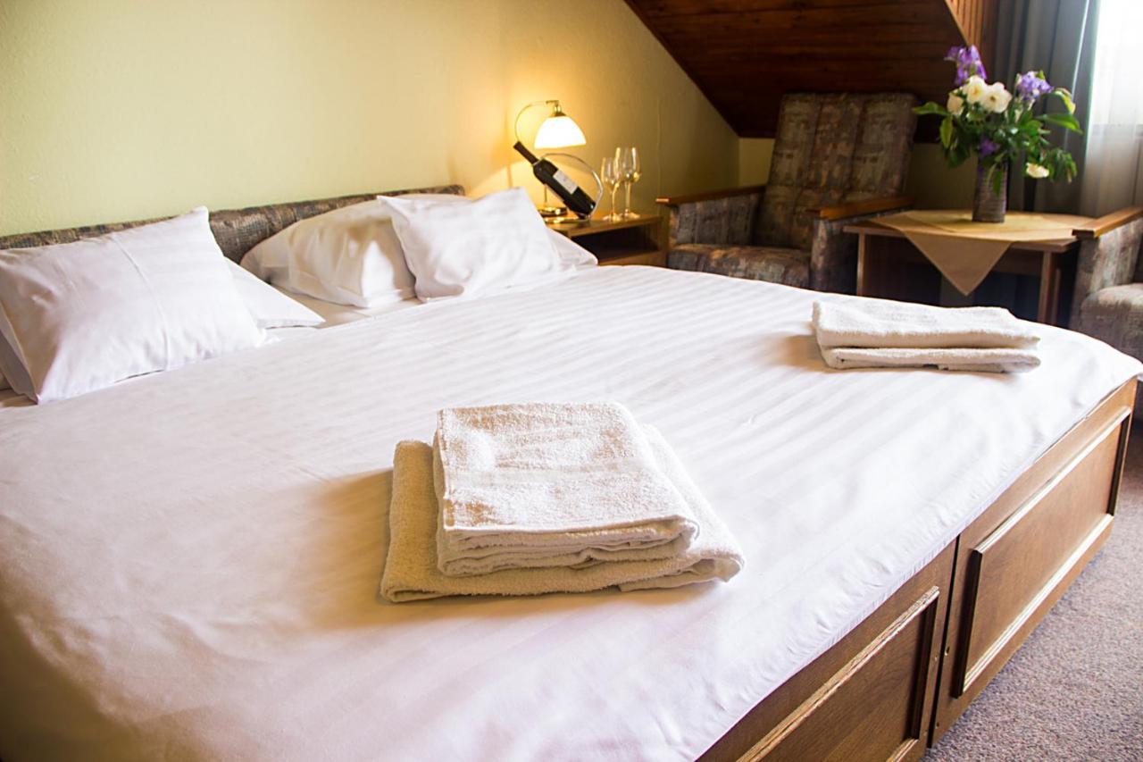Hotel Molnar Budapest Bagian luar foto